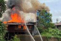 Kebakaran hanguskan tiga rumah tanpa sisa (Foto istimewa)