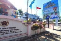 Baliho Porwanas XIV Kalsel di Gedung PWI Kalsel (foto:istimewa)