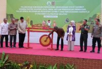 Peluncuran Kurikulum Pendidikan Lingkungan Hidup Gambut sebagai Materi Muatan Lokal pada Satuan Pendidikan Menengah dalam Upaya Pelestarian Ekosistem Gambut dan Pencegahan Karhutla di Kalsel (foto:istimewa)