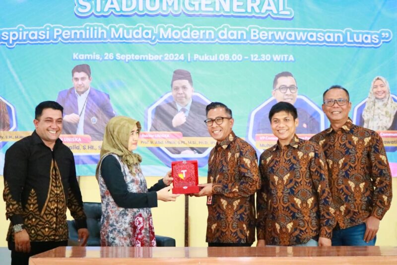 Telkomsel juga meluncurkan Kartu Bebuhan Uniska merupakan kartu spesial bagi mahasiswa di lingkungan kampus Universitas Islam Kalimantan Muhammad Arsyad Al Banjari  Banjarmasin, juga booth pada acara kali ini, yang menawarkan kartu by.U serba Rp25 ribu dengan kuota 7 GB + 2 GB Rp1 yang dapat dibeli setiap bulan selama setahun. Sebagai produk seluler prabayar berbasis digital pertama di Indonesia dari Telkomsel, by.U fokus melayani anak muda di seluruh penjuru Indonesia dengan brand yang seru, harga paket yang lebih terjangkau, dan didukung oleh jaringan broadband 4G/LTE terdepan dan terluas Telkomsel (foto:istimewa)