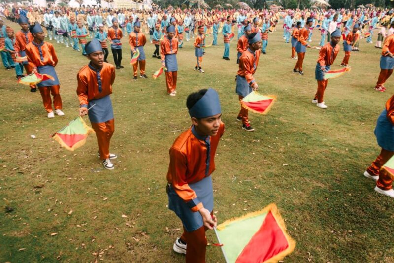 Penampilan 1.000 Sinoman Hadrah di Pembukaan Kreativesia Nasional 2024 di Banjarbaru (foto:istimewa)