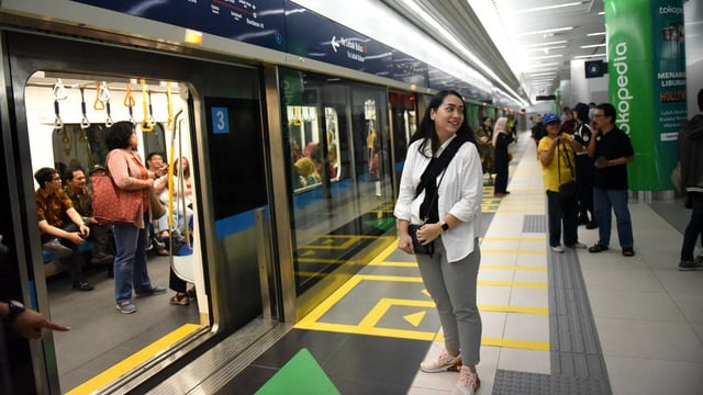 Pemberlakukan Tarif Transjakarta, MRT Jakarta, dan LRT Rp1 (foto:istimewa)