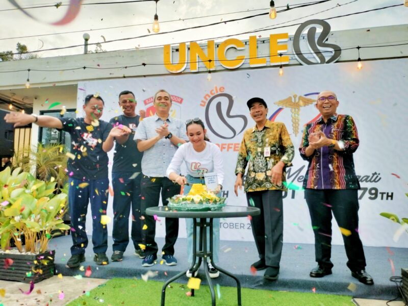 syukuran Anniversary Uncle B Coffee 6th sekaligus memperingati HUT ke-79 TNI (foto: istimewa)