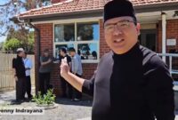  Denny Indrayana saat memperlihatkan 
Mesjid Baitul Makmur di Melbourne, Australia (Foto Istimewa/Instagram Pribadi/Bomindonesia)
