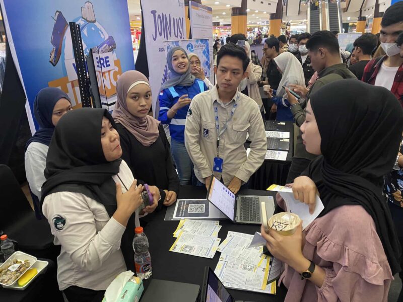 Ratusan Pencaker Ramai Kunjungi Job Fair PTPPV Kalselteng di Duta Mall Banjarmasin (foto:istimewa)