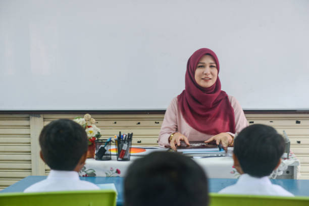 Guru Menjadi Pejuang Tanpa Tanda Jasa (foto:islustrasi/istimewa/bomindonesiaa)