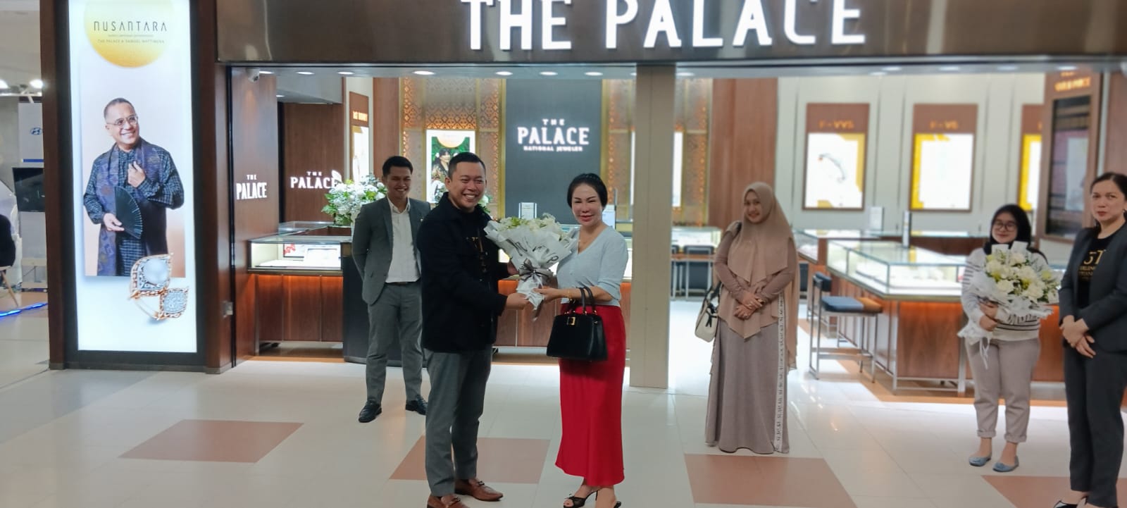 Mengedepankan Konsep 3T yakni ‘Therlengkap, Therjangkau, Therjamin, Gerai Baru The Palace Jeweler Diresmikan