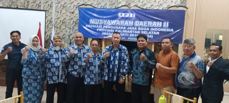 Ketua APJI Kalsel Periode 2024-2029 Haji Aftahudin Bersama Jajaran APJI (foto:bomindonesia)