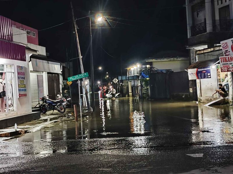 Ketinggian air di Jalan Ulama (Foto Yufanata) 
