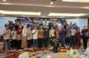 Anggota Komite Tanggung Jawab Perusahaan Platform Digital untuk Mendukung Jurnalisme Berkualitas dan insan pers di Kalimantan Selatan berfoto bersama dalam acara sosialisasi Perpres Nomor 32 Tahun 2024 di Banjarmasin, Kalimantan Selatan (Kalsel) (foto:istimewa/bomindonesia)