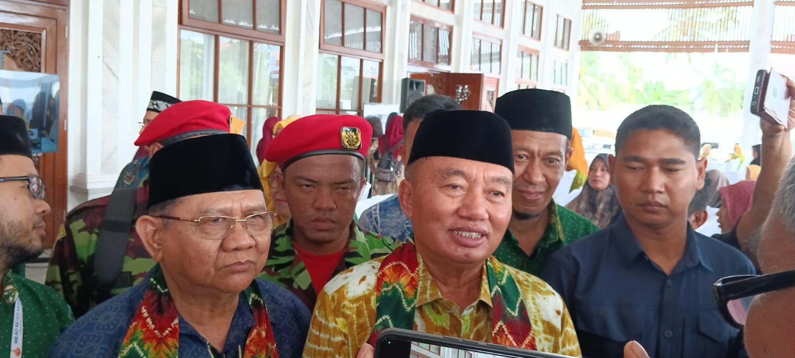 Gubernur Kalsel Haji Muhidin Didampingi Ketua PW Muhammadiyah Kalsel Prof Dr H Ridhahani Fidzi