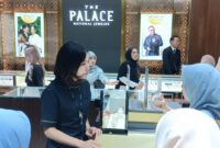 Hadir di lokasi baru yang lebih strategis dengan wajah baru, The Palace Jeweler Duta Mall Banjarmasin menawarkan koleksi perhiasan yang elegan dan berkualitas tinggi (foto:bomindonesia)