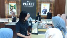 Hadir di lokasi baru yang lebih strategis dengan wajah baru, The Palace Jeweler Duta Mall Banjarmasin menawarkan koleksi perhiasan yang elegan dan berkualitas tinggi (foto:bomindonesia)