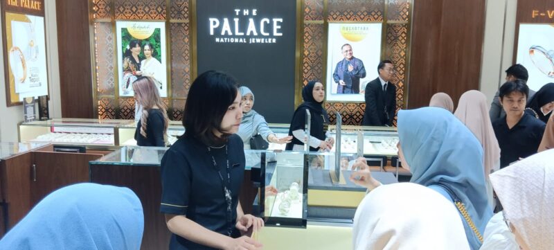 Hadir di lokasi baru yang lebih strategis dengan wajah baru, The Palace Jeweler Duta Mall Banjarmasin menawarkan koleksi perhiasan yang elegan dan berkualitas tinggi (foto:bomindonesia)