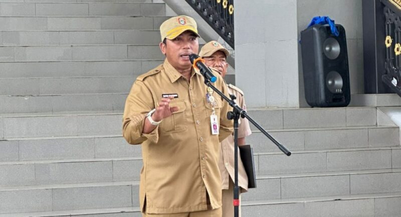 Rusdi Hartono saat Menjadi Inspektur Apel (foto:bomindonesia/istimewa)