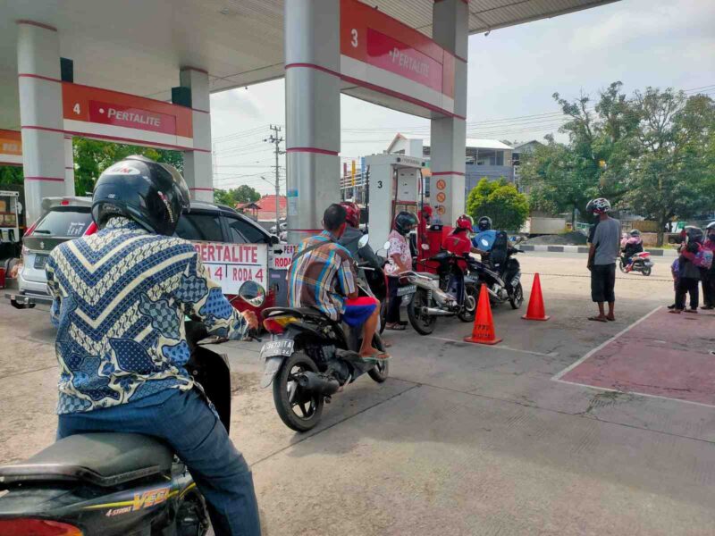 Pengisian Bahan Bakar Minyak di SPBU Berjalan Lancar (foto:istimewa/bomindonesia)