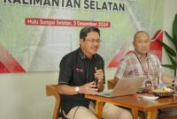 Kepala OJK Kalsel Agus Maiyo Saat Memaparkan Kinerja Perekonomian di Kalsel (foto:bomindonesia)