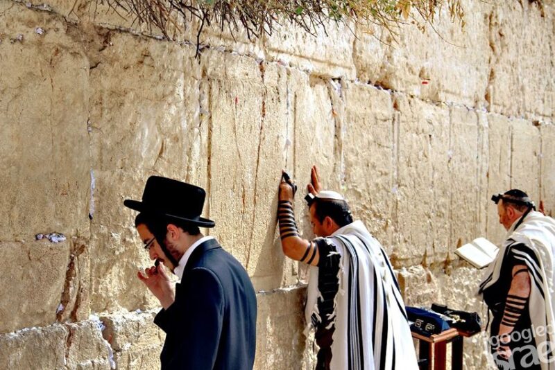 Dalam (persaksian) dari ketaatan terhadap Yahweh diucapkan dalam do‘a Shema (foto:google/istimewa)