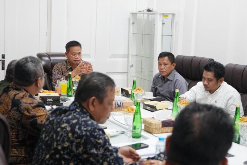 Prof Fadjry Djufry Penjabat Gubernur Sulsel memimpin Rapat Koordinasi (Rakor) bersama seluruh jajaran Badan Standarisasi Instrumen Pertanian (foto:istimewa/diskominfo)