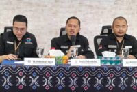 Kepala Ombudsman Kalsel Hadi Rahman (Tengah) (foto:bomindonesia)