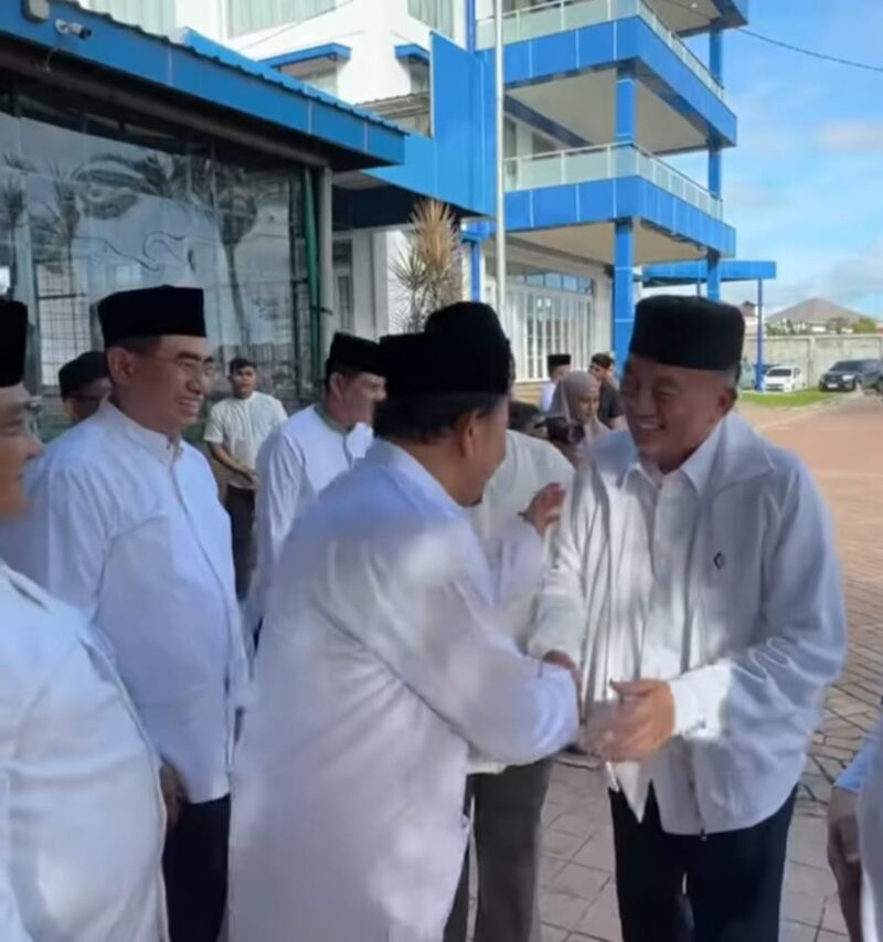 Haji Nuhidin Tinjau Daerah Banjir (Foto Istimewa Instagram setdaprovkalse/Bomindonesial)