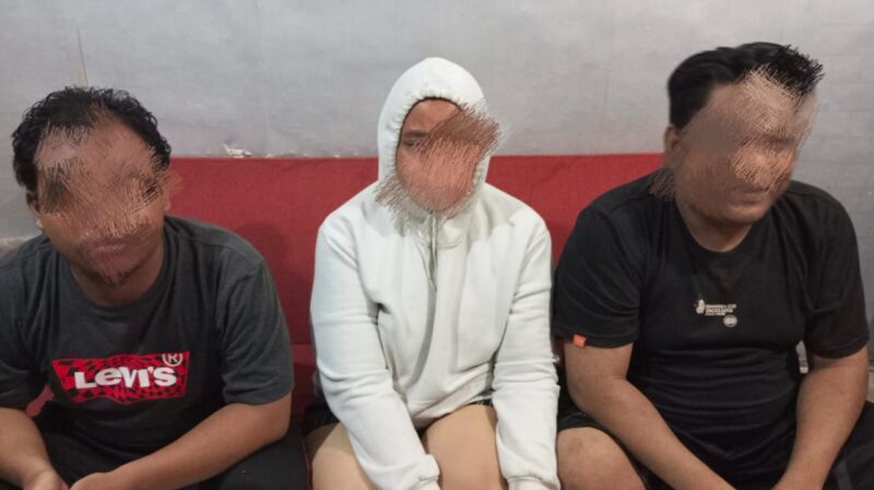KETIGA pelaku setelah diamankan (Foto Istimewa/Bomindonesia)