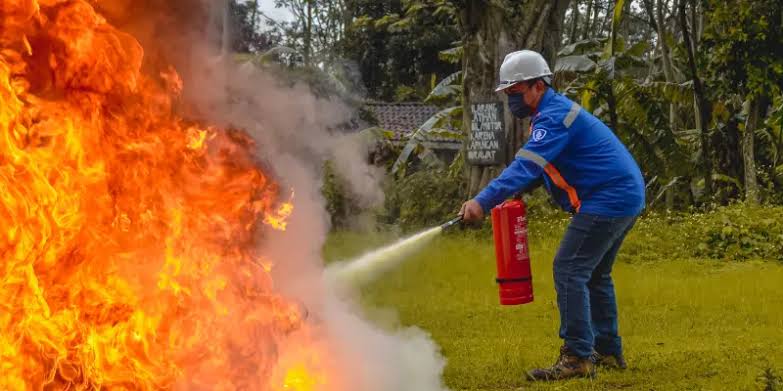 Cegah Kebakaran Dengan Satu Rumah Satu APAR (foto:bomindonesia)