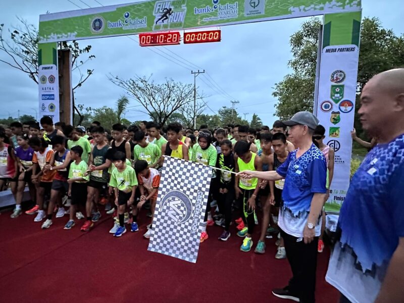 Ratusan Pelari Ikuti Uniska Fun Run (foto:bomindonesia)