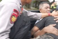 Menjalankan tugas pengabdian menyelamatkan wisatawan (Foto Istimewa/screenshot Instagram/Bomindonesua)