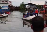 Proses Evakuasi Korban (foto:istimewa/Bomindonesia) 
