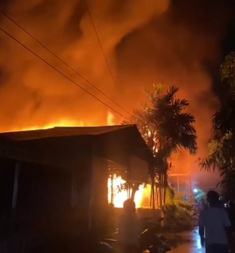 Kebakaran di Komplek Wengga Mantuil Banjarmasin,(Foto Istimewa/Bomindonesia)