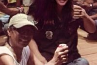 Penulis bersama Toto Tewel di salah satu studio musik kawasan Jakarta Selatan (Foto Istimewa/Dok Pribadi/Bomindonesia)