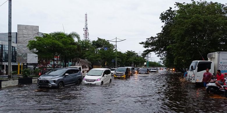 Kondisi Jalan di Kota Banjarmasin Ketika Calap (Banjir) (foto:wikimedia.org)