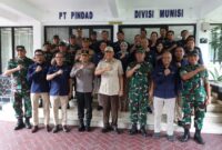 Menteri Pertahanan RI Sjafrie Sjamsoeddin dalam kunjungan kerja ke SMA Taruna Nusantara Terintegrasi, Kampus Malang, dan fasilitas produksi PT Pindad di Turen, Malang, Jawa Timur (foto:istimewa/bomindonesia)