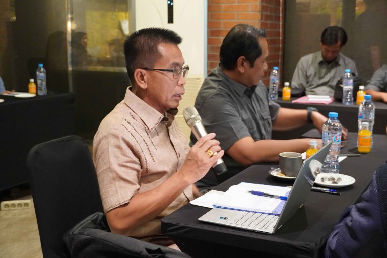 Pj Bupati Mura, Hermon, menyampaikan apresiasi kepada seluruh Perangkat Daerah Kabupaten Murung Raya atas dedikasi dan kerja keras mereka dalam menyusun laporan kinerja