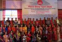 Pesta Bona Taon 2025 (Pesta Pisah Sambut) Tahun 2025 digelar setiap satu tahun sekali untuk kebersamaan kumpulan marga Sinaga (Persadaan Pomparan Toga Sinaga Boru Bare Dohot Ibebere) atau (PPTSB) Kota Banjarmasin (foto:bomindonesia)