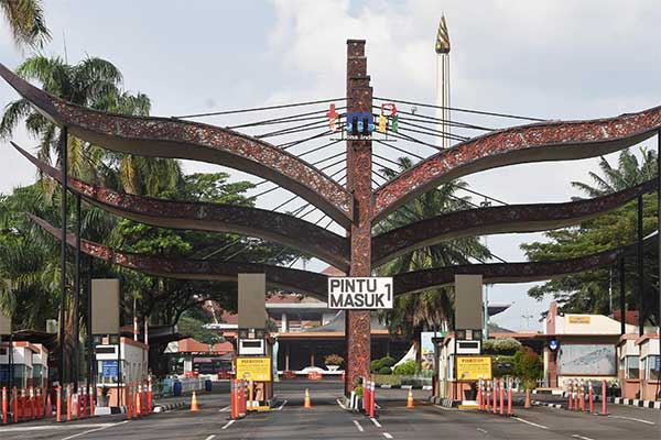 Pintu Masuk Taman Mini Indonesia Indah Jakarta (foto:istimewa/bomindonesia)