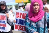 ASN Dosen ULM Unjuk Rasa Menuntut Pembayaran Tukin (foto:bomindonesia)