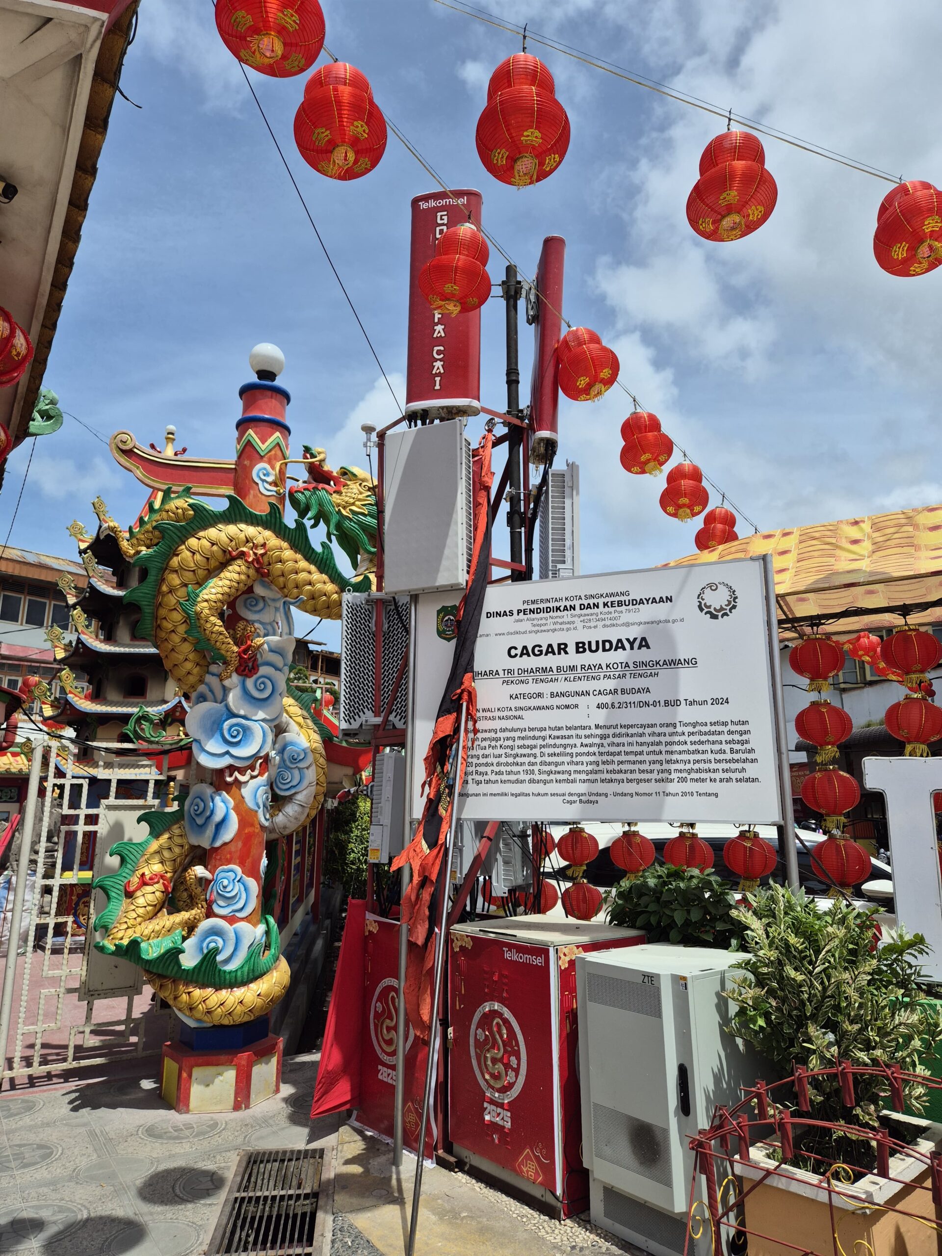 Ragam upaya yang dilakukan Telkomsel di Perayaan Cap Go Meh di kota Singkawang dan kotaPontianak ini untuk mendukung pemerintah dalam mempromosikan destinasi pariwisata dan
ekonomi kreatif.