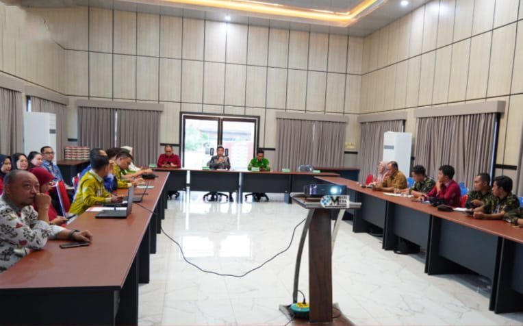 Pemerintah Kabupaten (Pemkab) Murung Raya (Mura) menggelar rapat persiapan Observasi Desa Percontohan Anti Korupsi tahun 2025. (Foto : Diskominfo)