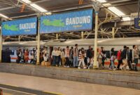 Arus Mudik Penumpang Kereta Api di Bandung