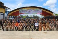 Bupati Murung Raya kukuhkan Anggota Baru Satpol PP dan Damkar
(foto: Maya)
