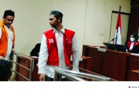 Dua kaki tangan gembong narkotika Fredy Pratama yang divonis seumur hidup oleh majelis hakim PN Banjarmasin yang diketuai Suwandi, SH (Foto Istimewa)
 