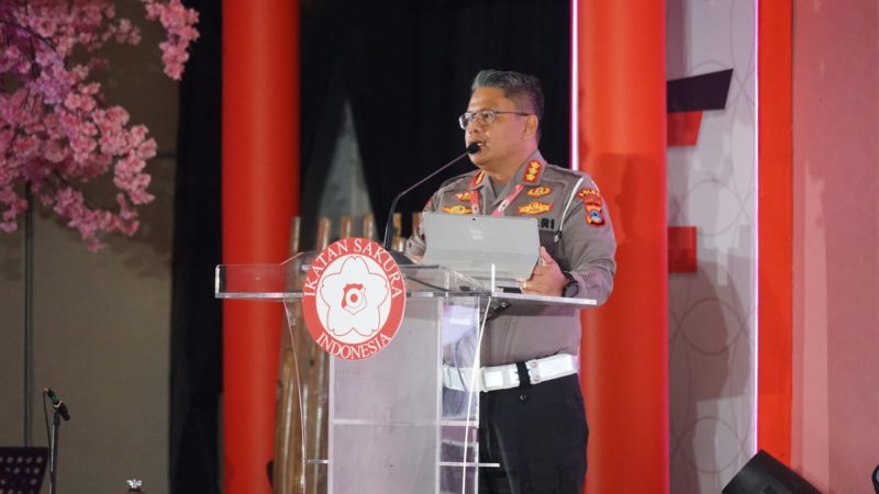 Dirlantas Polda Kalimantan Selatan Kombes Pol Fahri Siregar memaparkan strategi community policing dalam menangani kecelakaan lalu lintas pada Annual Meeting ISI 2025 di The Tribrata Jakarta. (Foto: Istimewa)