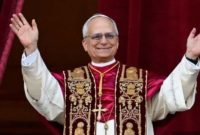 Paus terpilih, Kardinal Robert Prevost dari Amerika Serikat diperkenalkan. Ia menggunakan nama Paus Leo XIV. Foto: (Instagram Vatican News)
