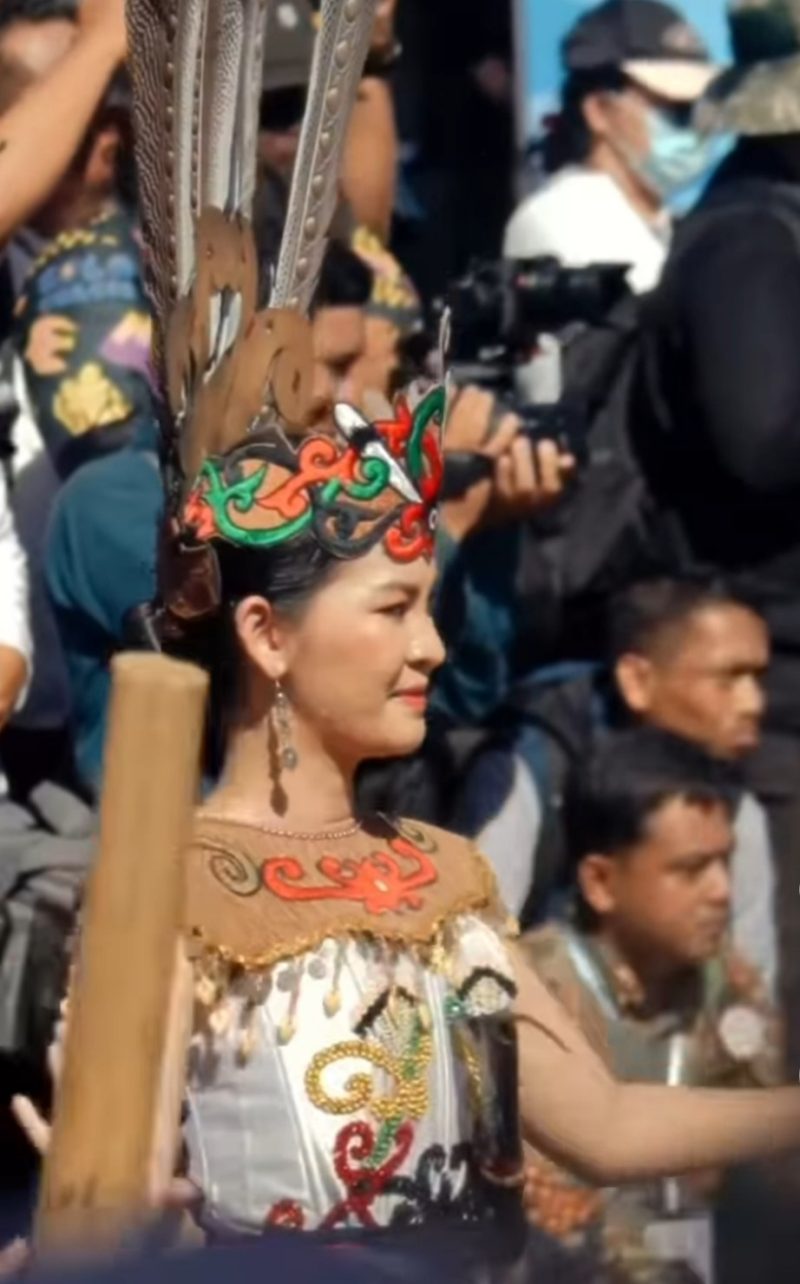 Semarak Karnaval Budaya yang merupakan rangkaian dari Festival Budaya Isen Mulang (tangkapan layar @kabarpky)

