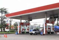 Harga bahan bakar minyak (BBM) non subsidi di berbagai Stasiun Pengisian Bahan Bakar Umum (SPBU) turun mulai 1 Mei 2025