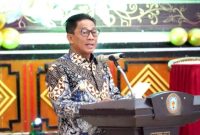 Bupati Heriyus foto bersama Wisudawan LPP Butterfly di GPU Tita Tangka Balang (foto : Diskominfo)