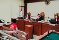 M. Apriansyah, kurir sabu 4 kg saat menjalani sidang di Pengadilan Negeri Banjarmasin (Foto Istimewa)
 