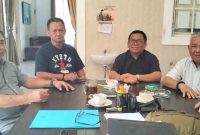 Ketua Umum FKPWK, Advokat H. Rachmad Fadillah, SH, didampingi Pembina H Junaidi, Penasehat Arman, dan Ketua Harian DR. Drs. Akhmad Murjani, M.Kes., S.H., M.H. (Foto Istimewa)